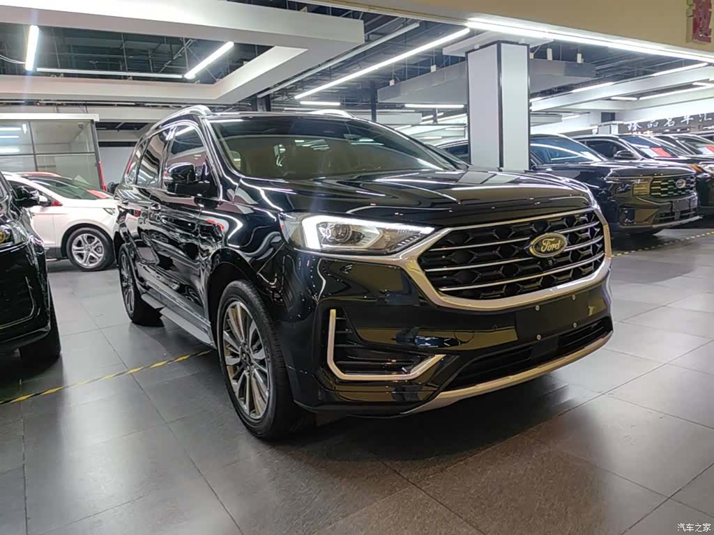 Ford Edge, 2022 4