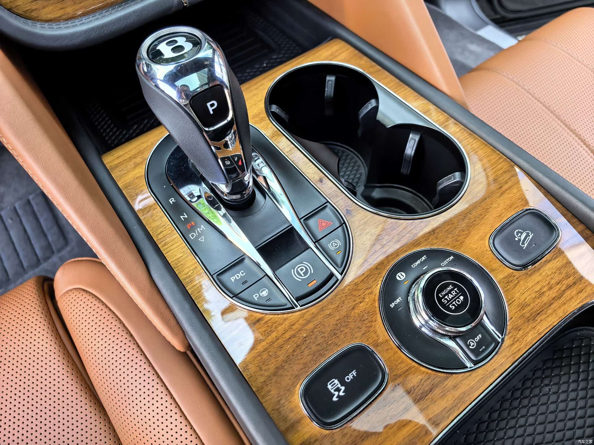 Bentley Bentayga, 2021 11