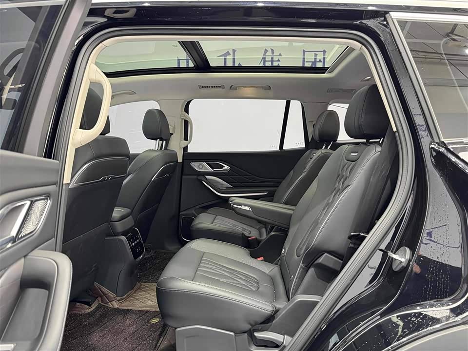 Hongqi HS7 PHEV