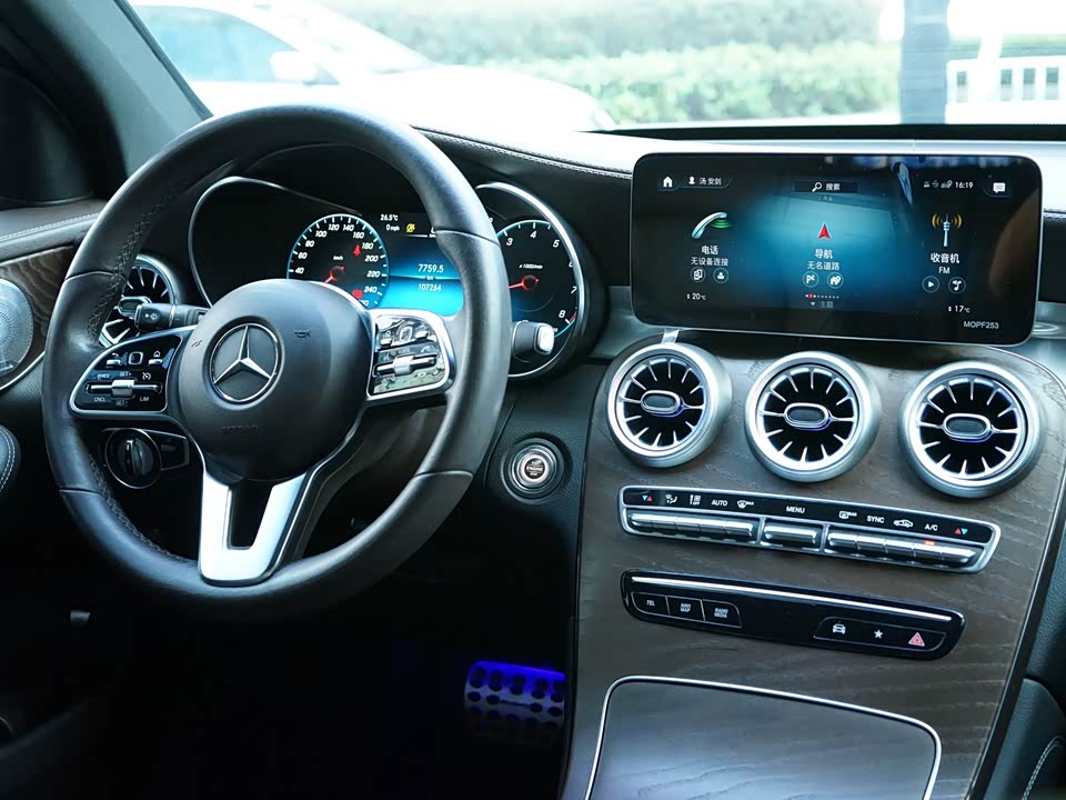 Mercedes-Benz GLC Mercedes-Benz GLC