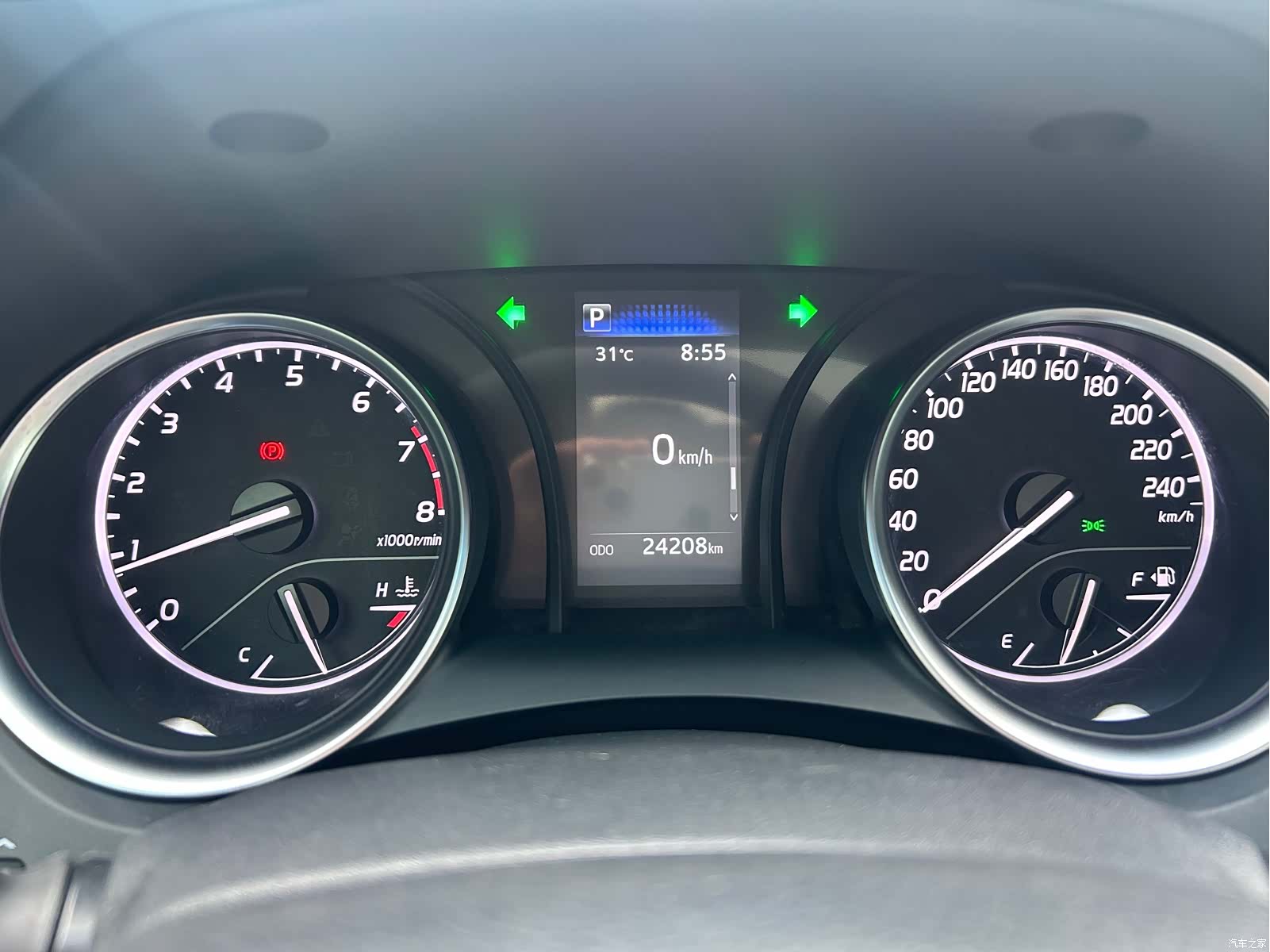 Toyota Camry, 2023 10