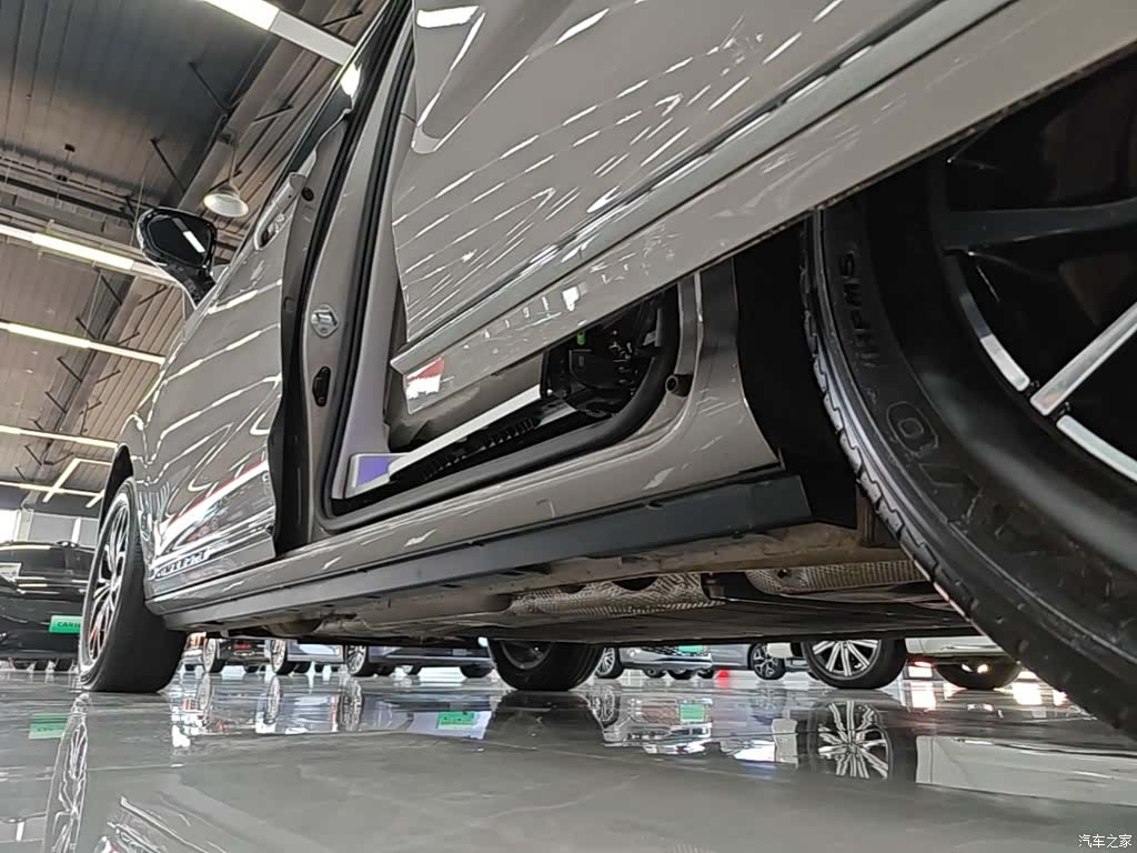 Roewe iMAX8, 2025 22