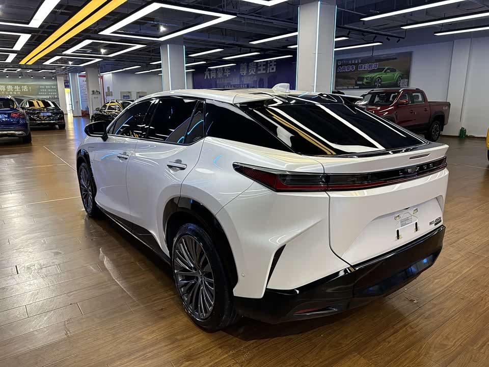 Lexus RZ