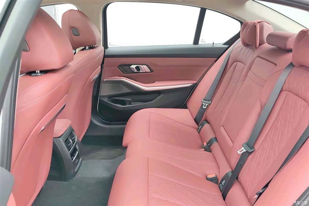 BMW 3 Series, 2026 13