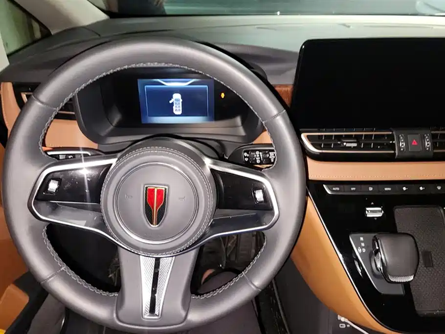 Hongqi HQ9