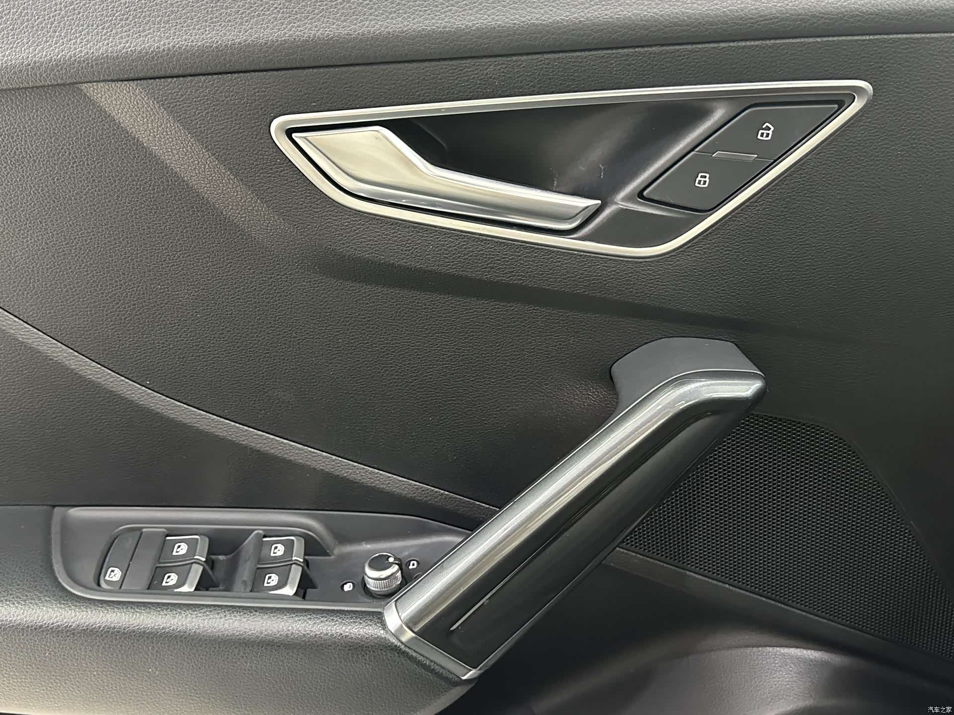 Audi Q2L, 2019 20