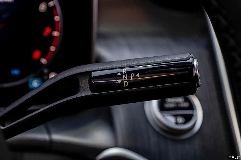 Mercedes-Benz GLC, 2025 31