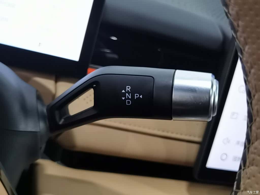 Geely 8, 2025 13