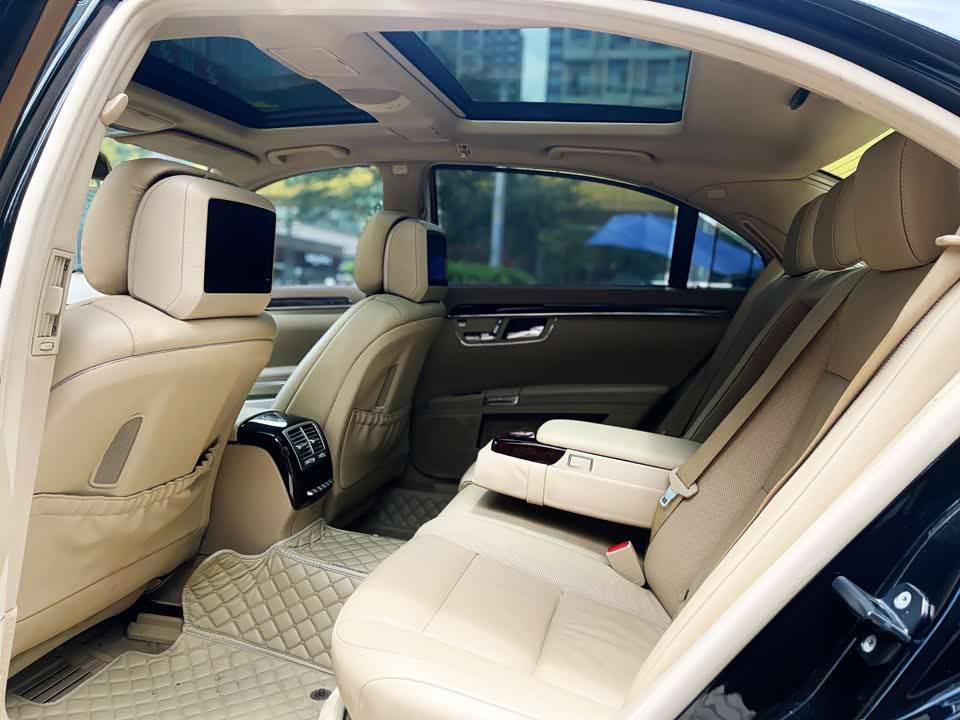 Mercedes-Benz S-class Mercedes-Benz S-class