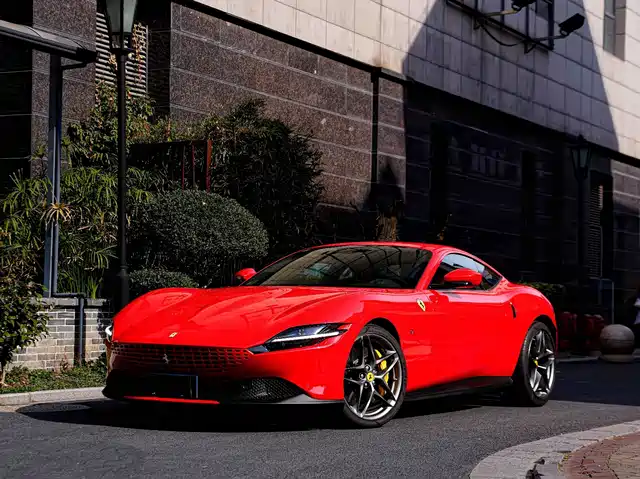 Ferrari Roma 2023 — купить из Китая под заказ
