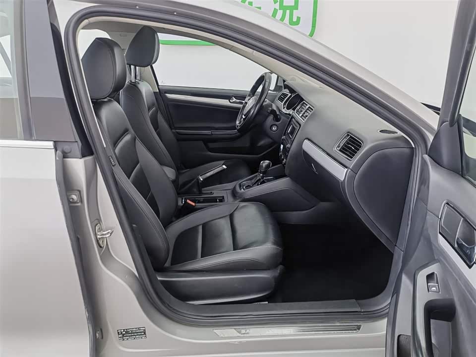 Volkswagen Sagitar Volkswagen Sagitar