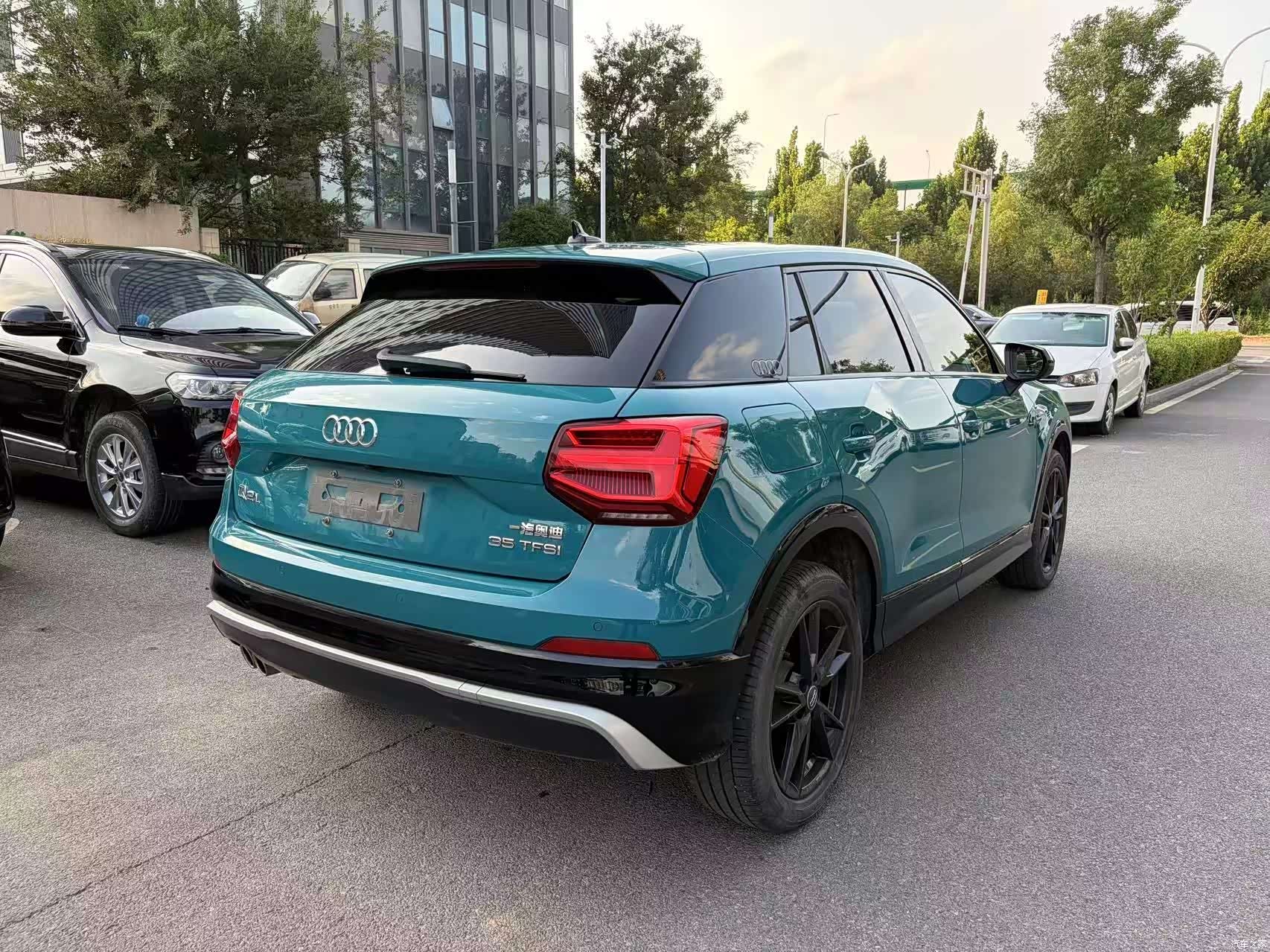 Audi Q2L, 2020 все фото