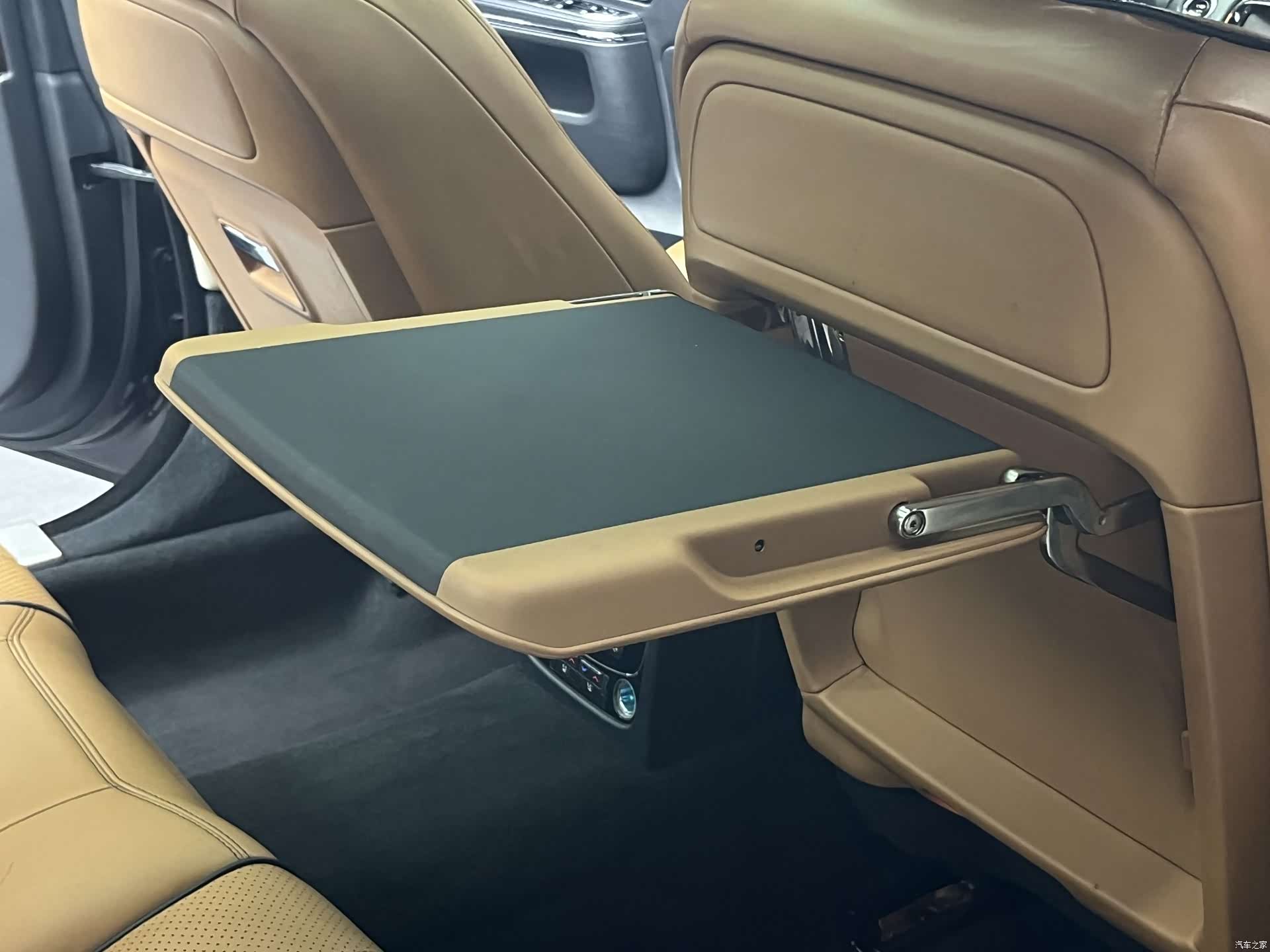Jaguar XJ, 2015 26
