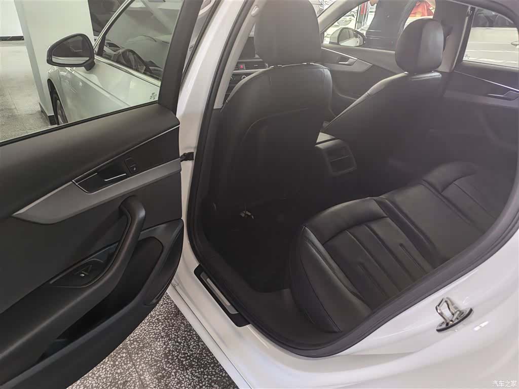 Audi A4L, 2017 4