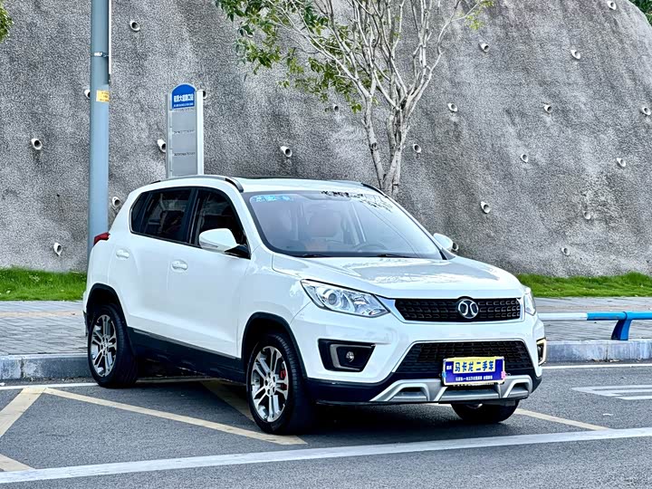 BAIC shen bao X35 2016 1.5L АКПП Luxury