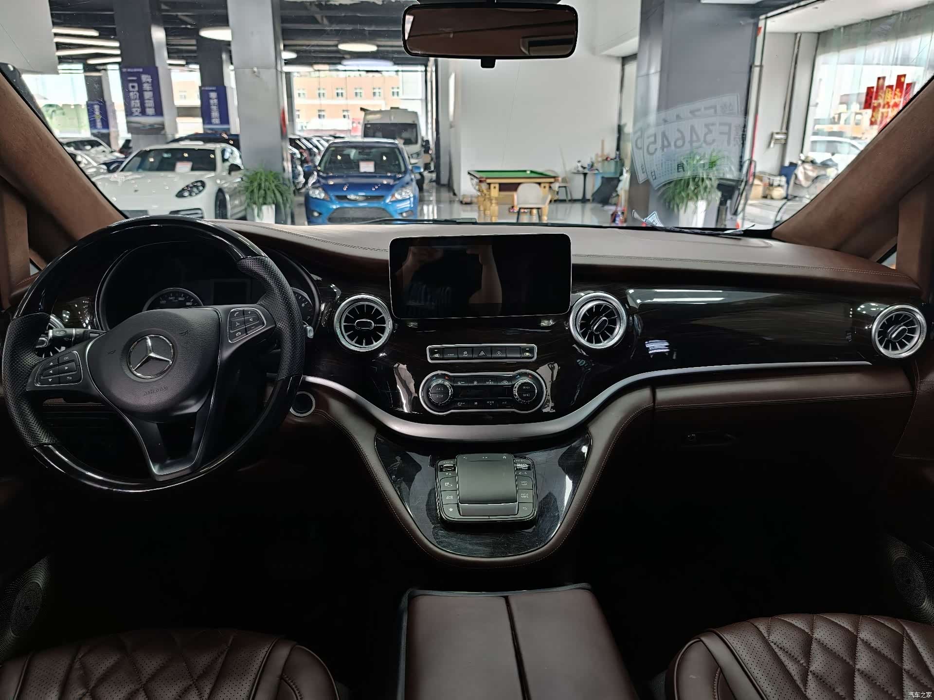 Mercedes-Benz 7, 2021 27