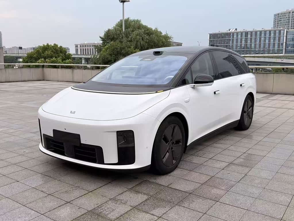 Li Auto i8
