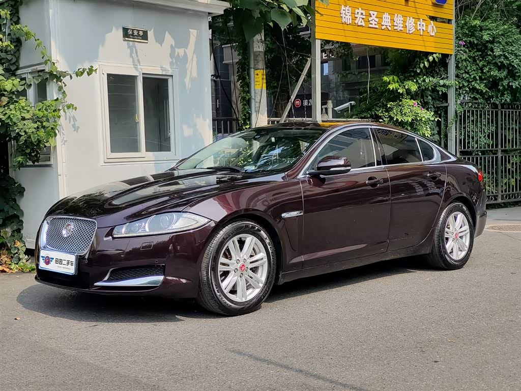 Jaguar XF