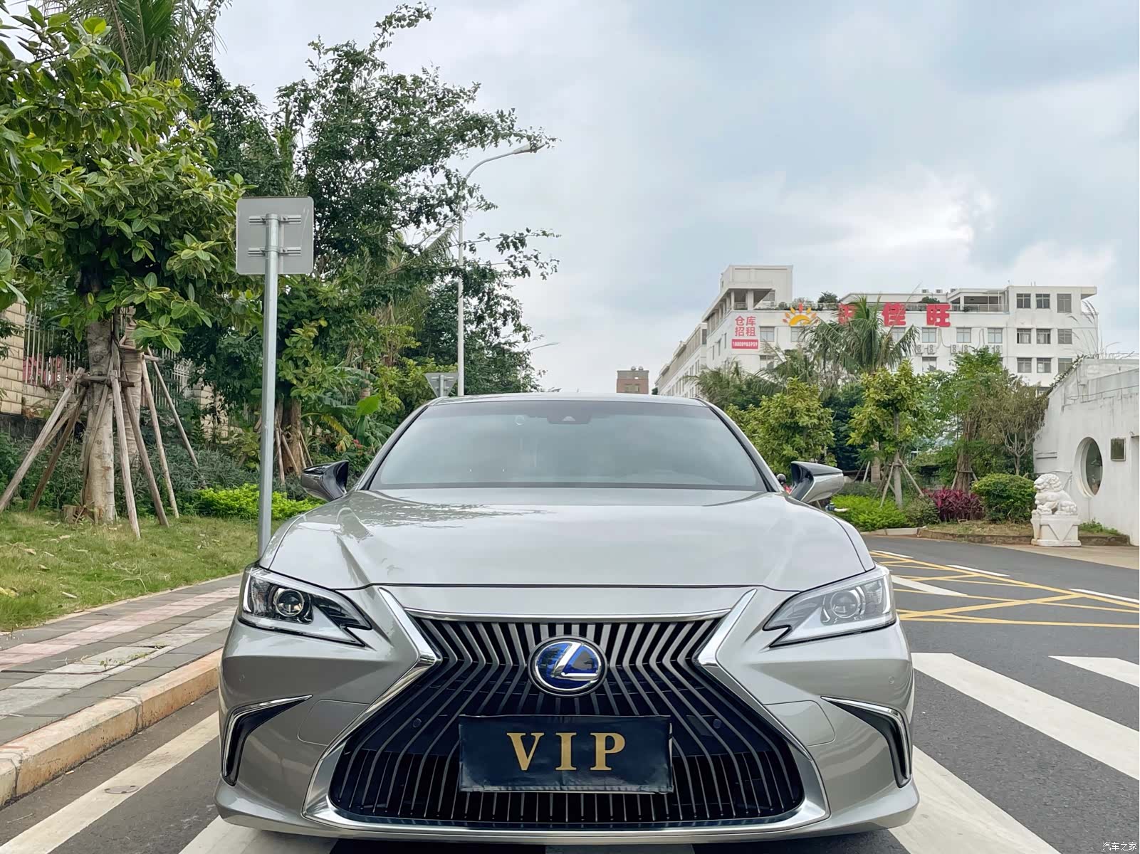 Lexus ES, 2021 3