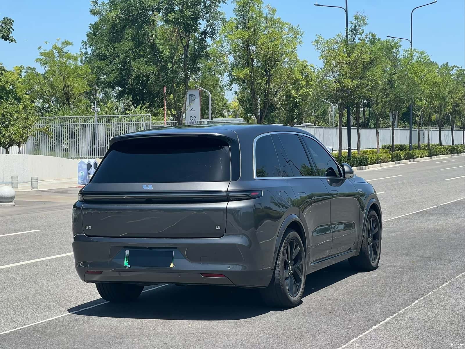 Li Auto L8, 2023 7