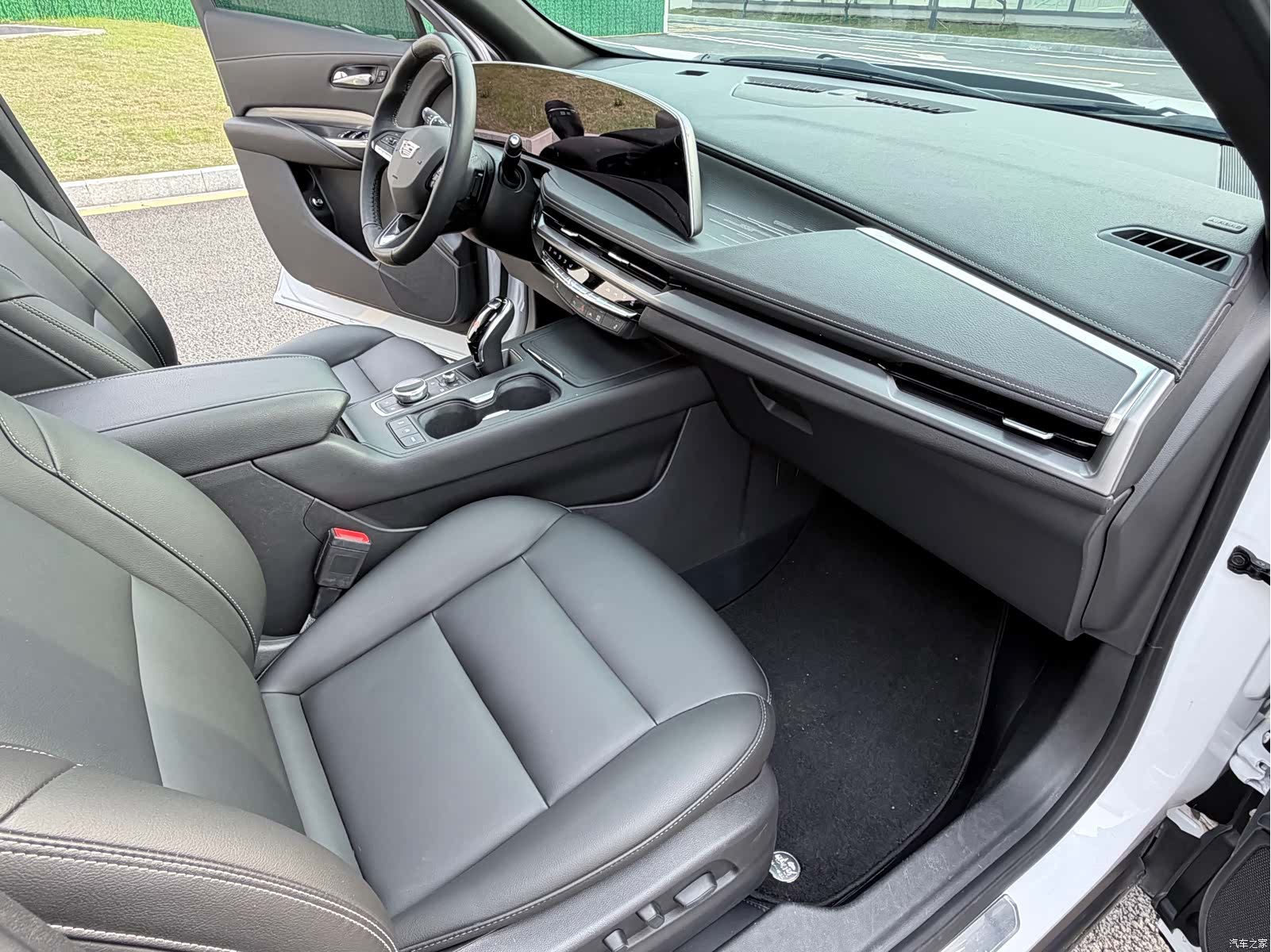 Cadillac XT4, 2024 8