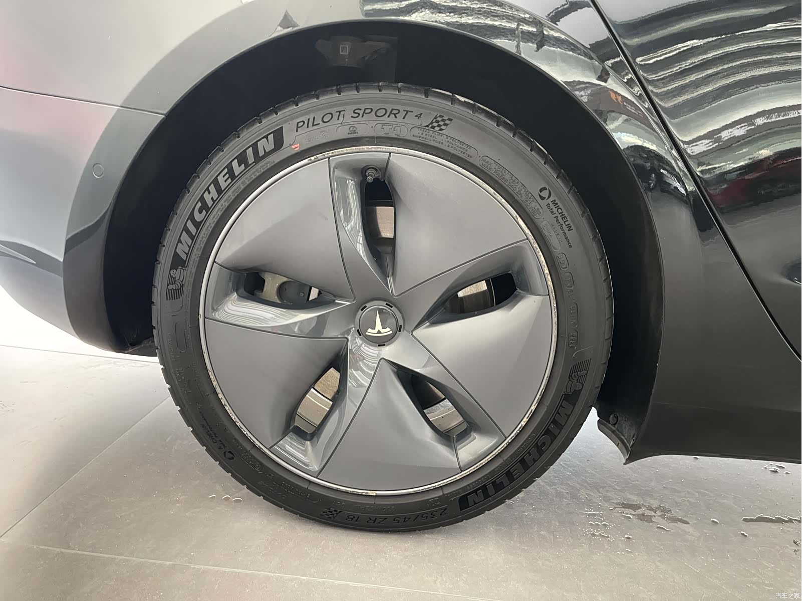 Tesla Model 3, 2020 31