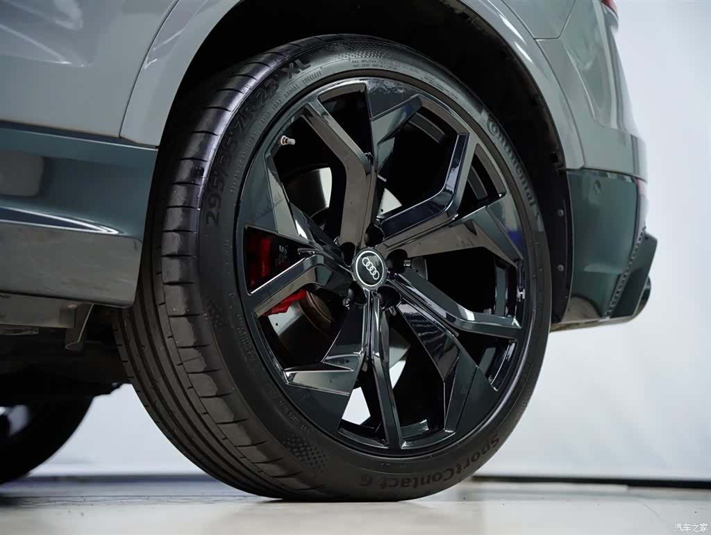 Audi Q8, 2023 25