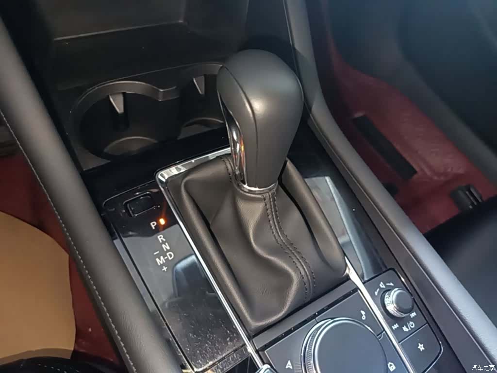 Mazda Mazda3, 2023 14
