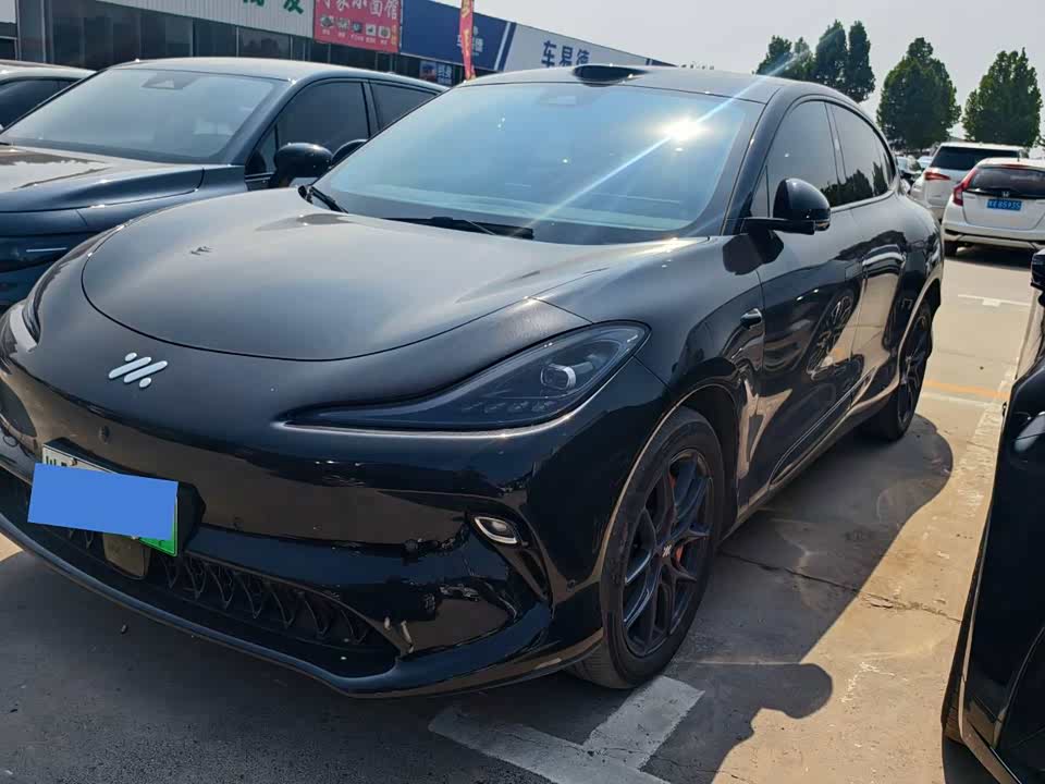 IM Motors Zhiji LS6 IM Motors Zhiji LS6