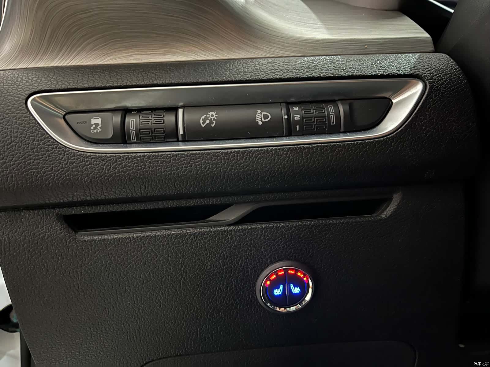 Geely Coolray, 2022 17