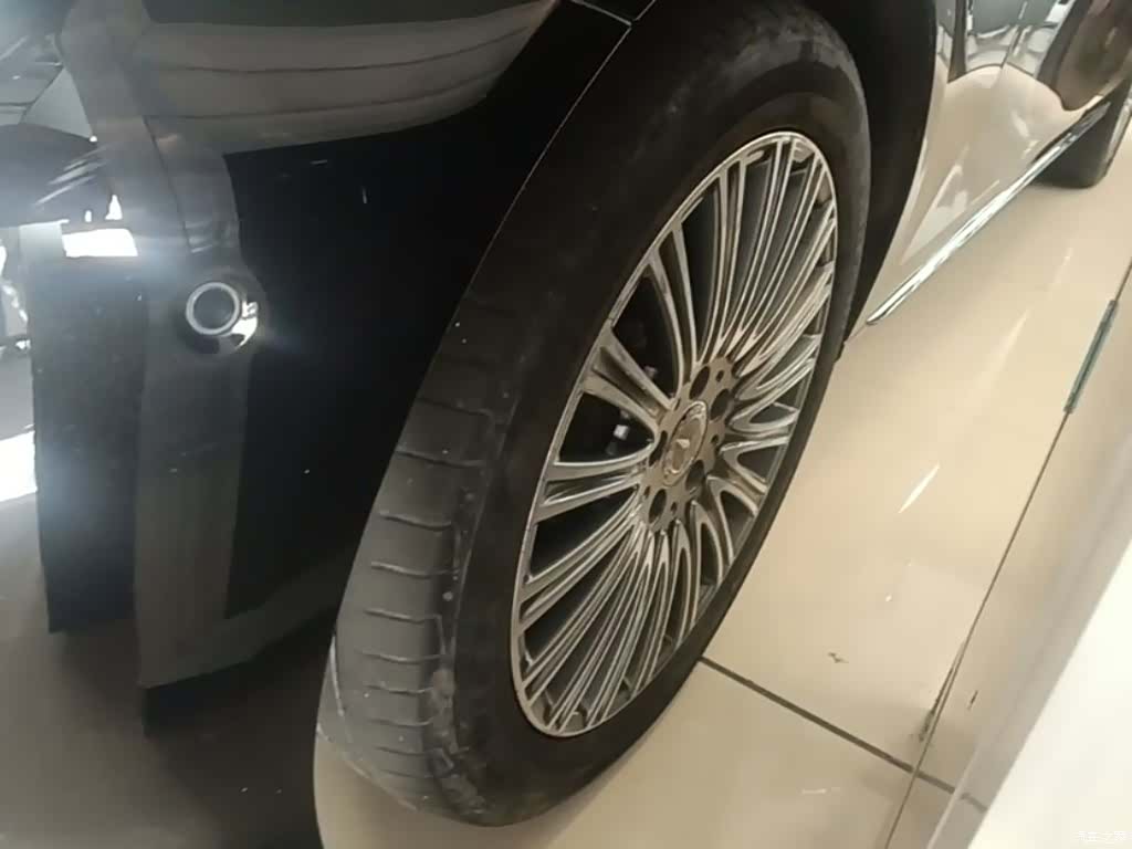 Mercedes-Benz E-Class, 2023 23