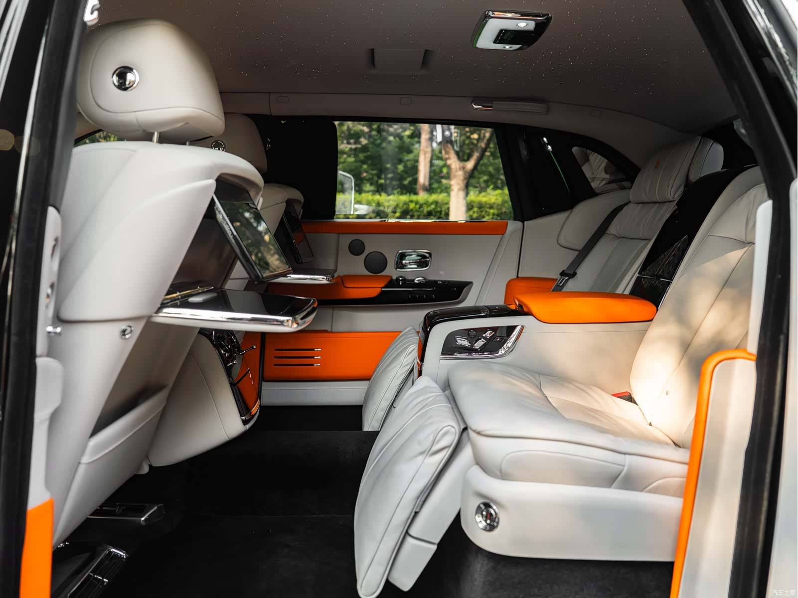 Rolls-Royce Phantom, 2023 15