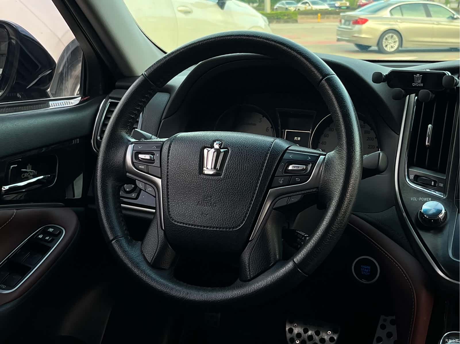 Toyota Crown, 2018 13