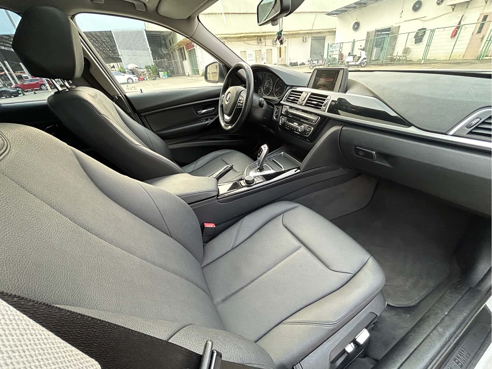 BMW 3 Series, 2017 11