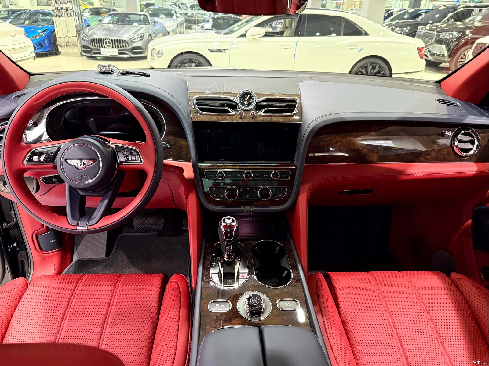 Bentley Bentayga, 2023 6