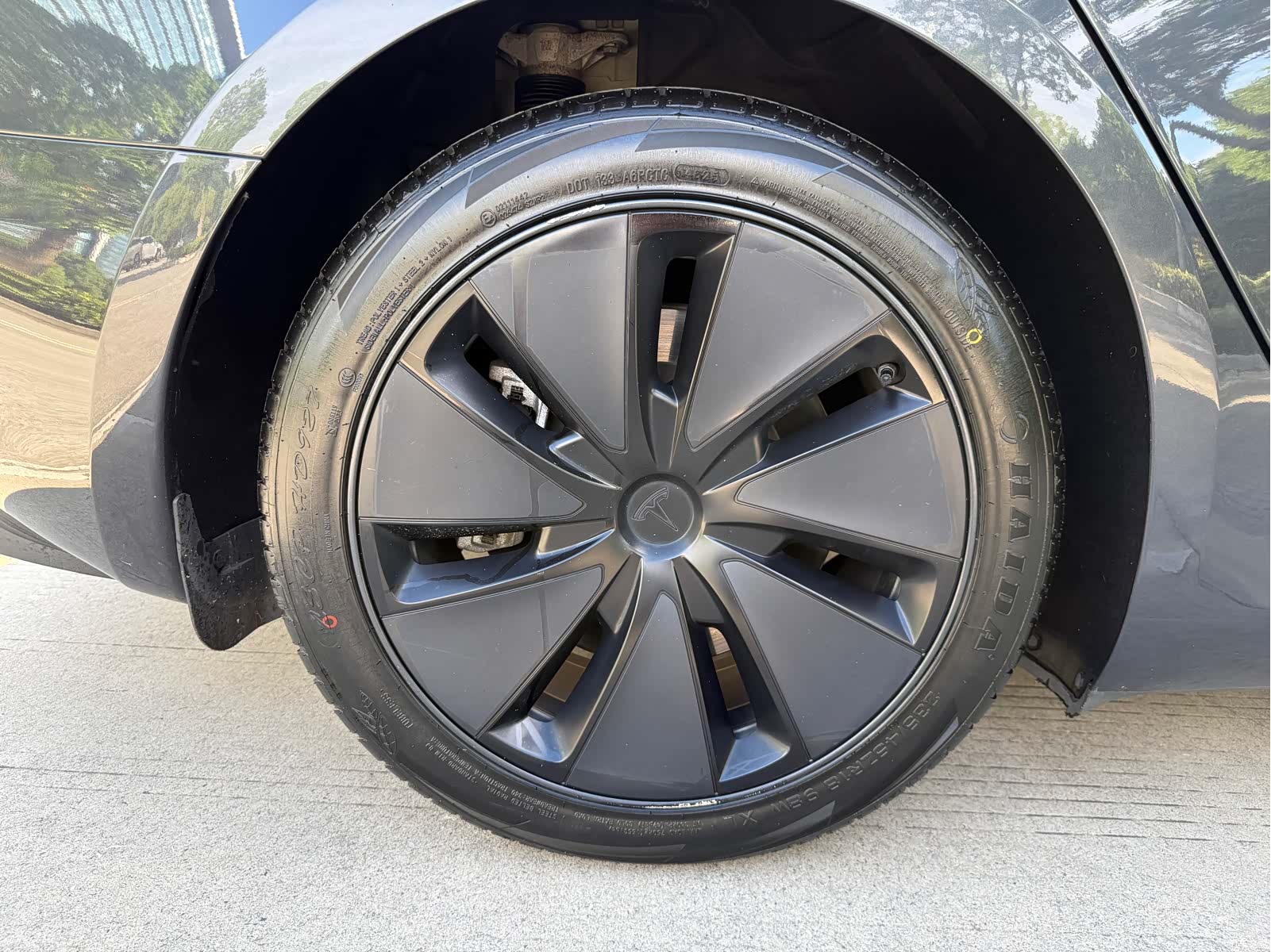 Tesla Model 3, 2025 11