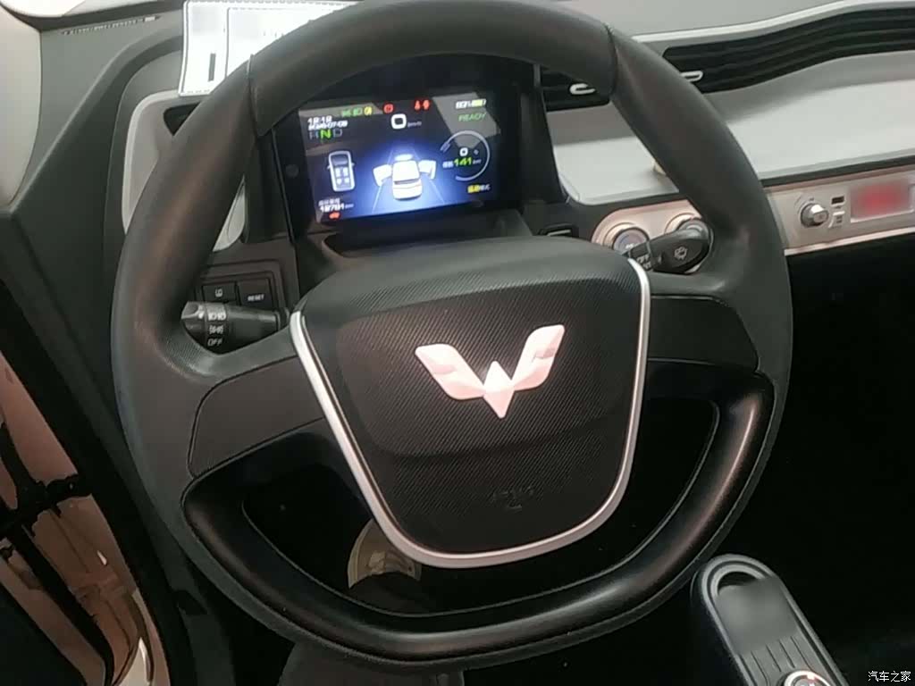 Wuling MINIEV, 2021 11