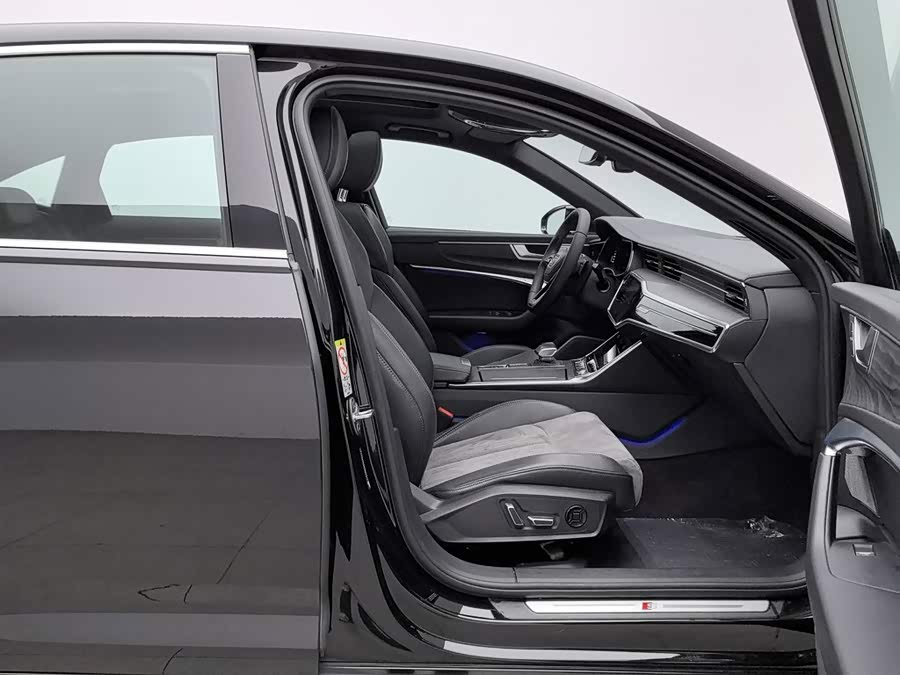 Audi A6L 2023, фото 23