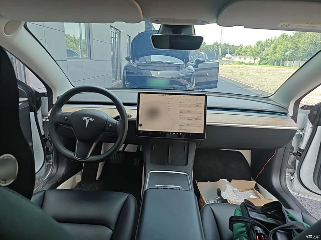 Tesla Model 3, 2023 10