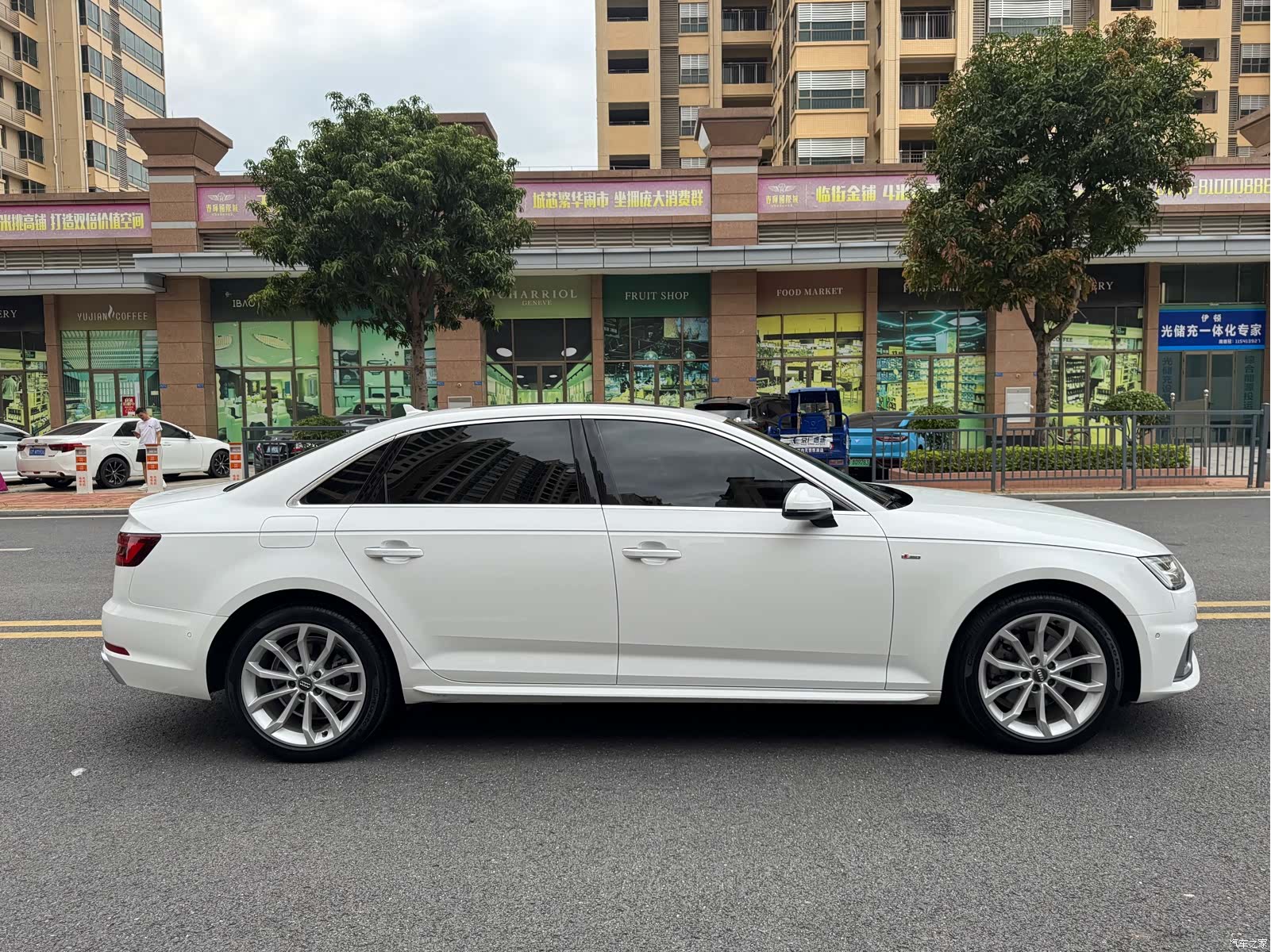 Audi A4L, 2019 7