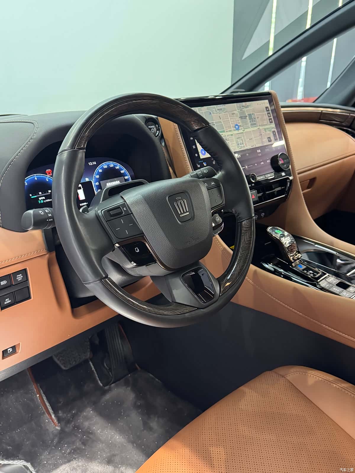 Toyota Vellfire, 2023 10
