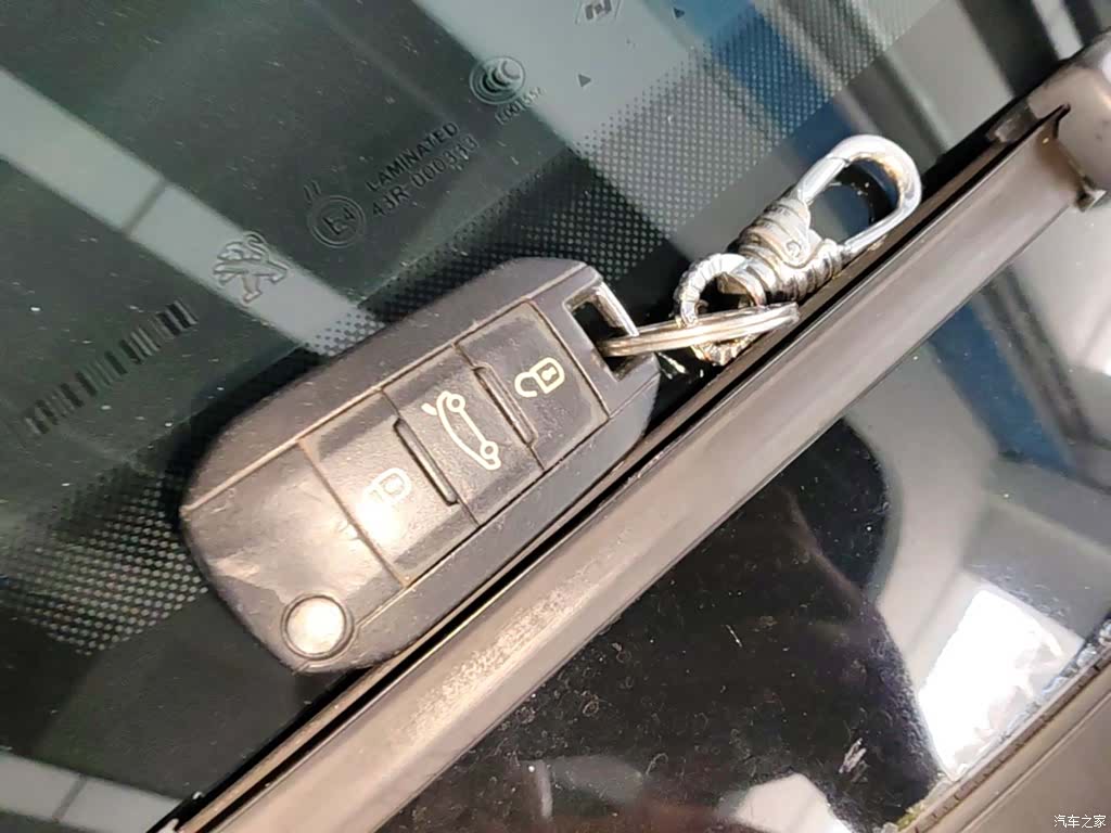 Peugeot 408, 2016 9