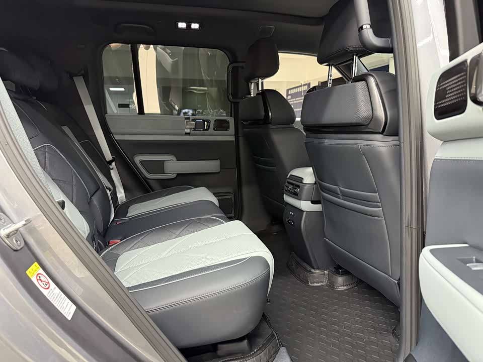 BYD Leopard 5 BYD Leopard 5