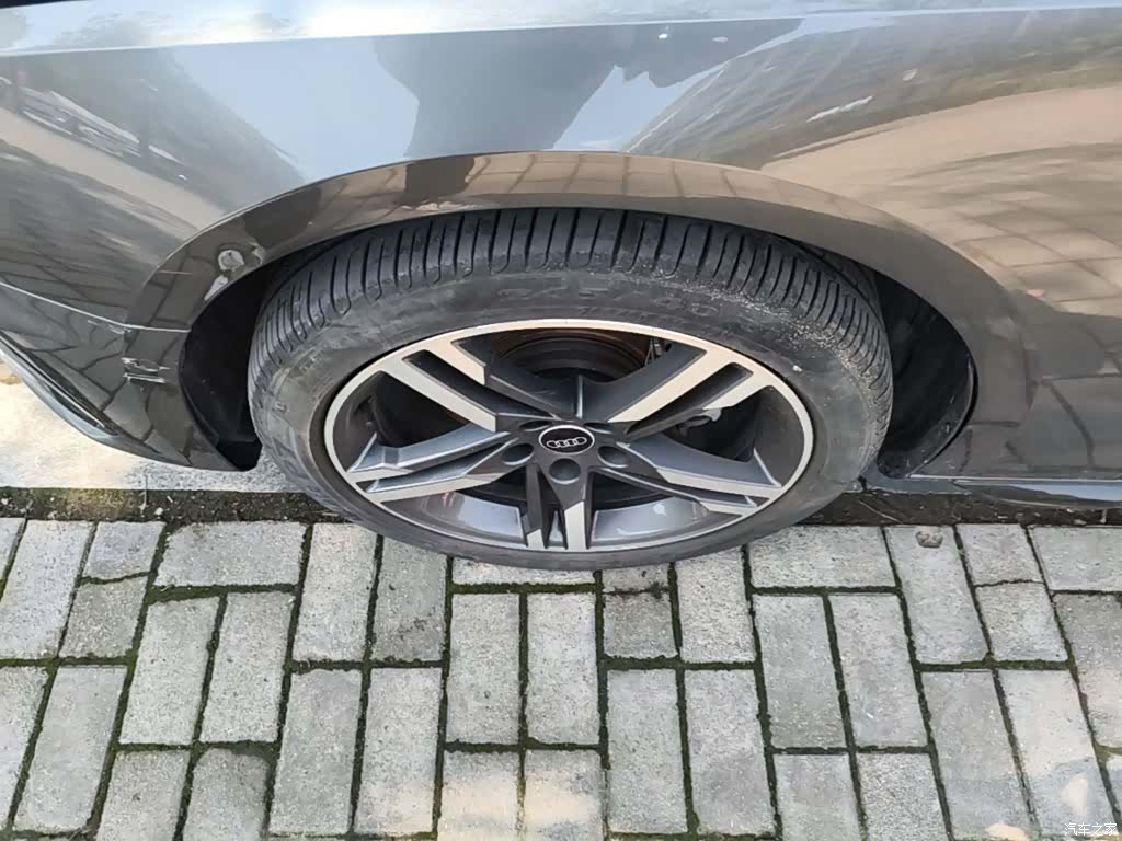 Audi A4L, 2022 23
