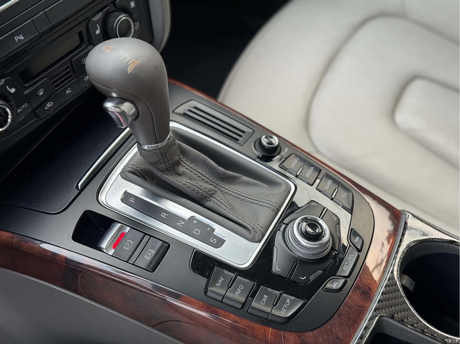 Audi A4L, 2010 12