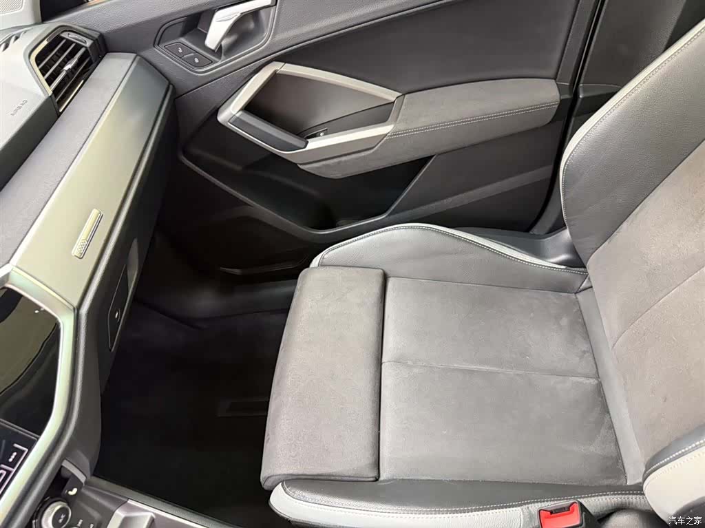 Audi Q3, 2023 13