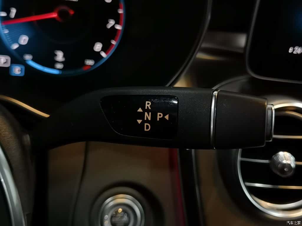 Mercedes-Benz GLC, 2019 13