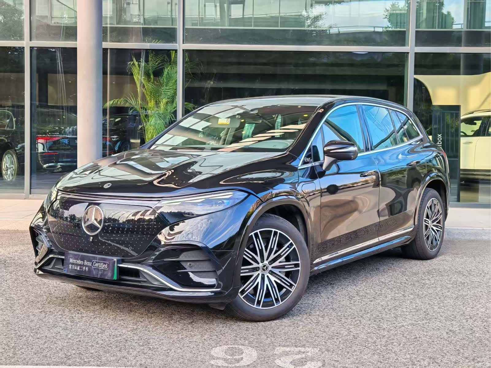 Mercedes-Benz EQS, 2023 1