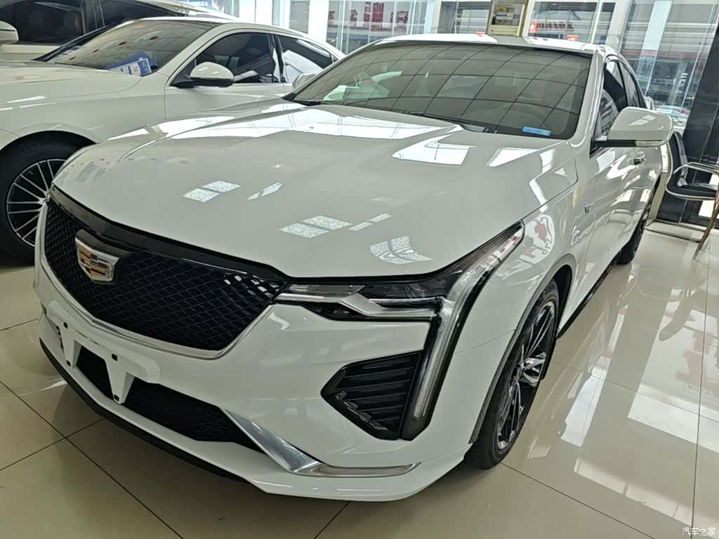 Cadillac CT4, 2022 2