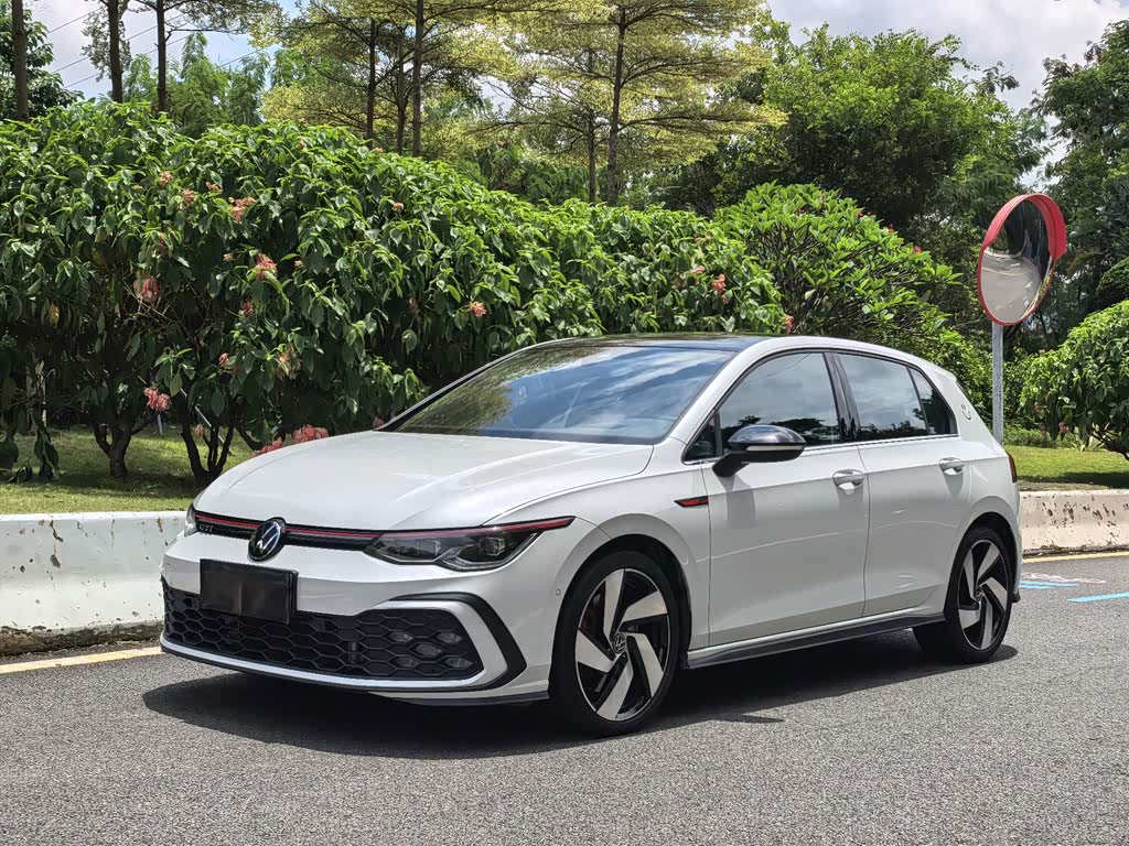 Volkswagen Golf GTI